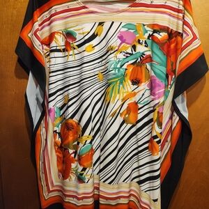 Black and White Graphic Boxy Blouse